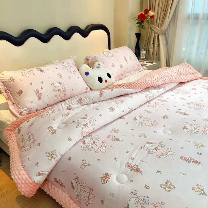 91家纺网 家纺一手货源 找家纺 兜米家居 2025新款针织豆豆绒被纯手工包边卡通立体豆豆绒保暖被被子被芯 可爱兔兔