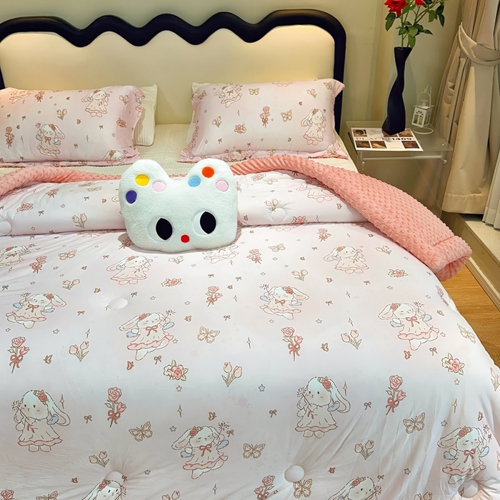 91家纺网 家纺一手货源 找家纺 兜米家居 2025新款针织豆豆绒被纯手工包边卡通立体豆豆绒保暖被被子被芯 可爱兔兔