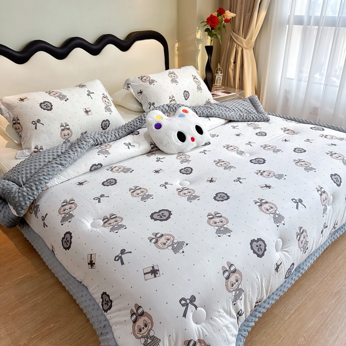 91家纺网 家纺一手货源 找家纺 兜米家居 2025新款针织豆豆绒被纯手工包边卡通立体豆豆绒保暖被被子被芯 拉tutu