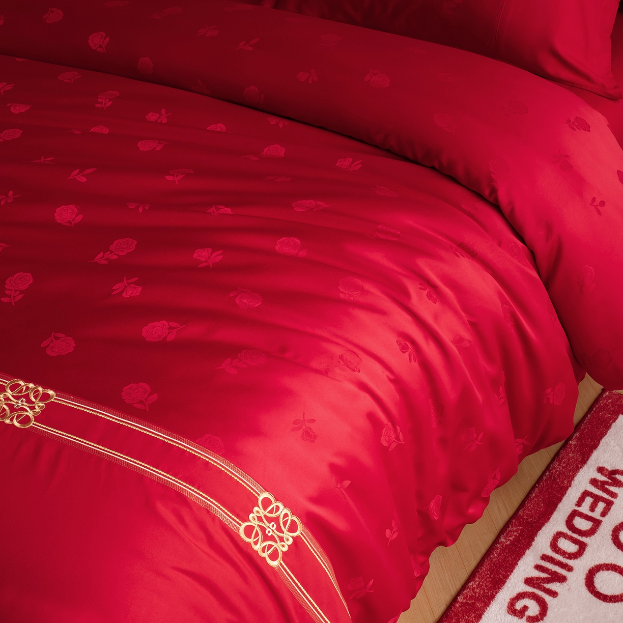 91家纺网 家纺一手货源 找家纺 金麦家纺 2025新款亲肤提花面料刺绣婚庆四件套-婚庆系列 热情玫瑰