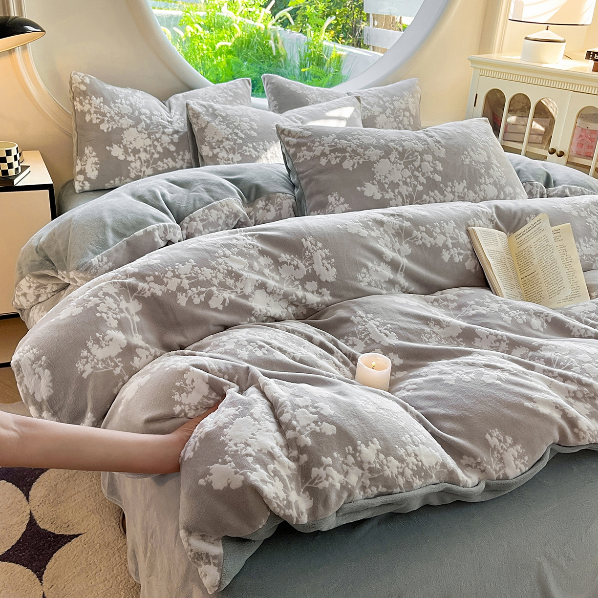 91家纺网 家纺一手货源 找家纺 大境 2025秋冬新款A类230克牛奶绒雕花烂花绒宝宝绒床笠款床单款四件套 叶之恋