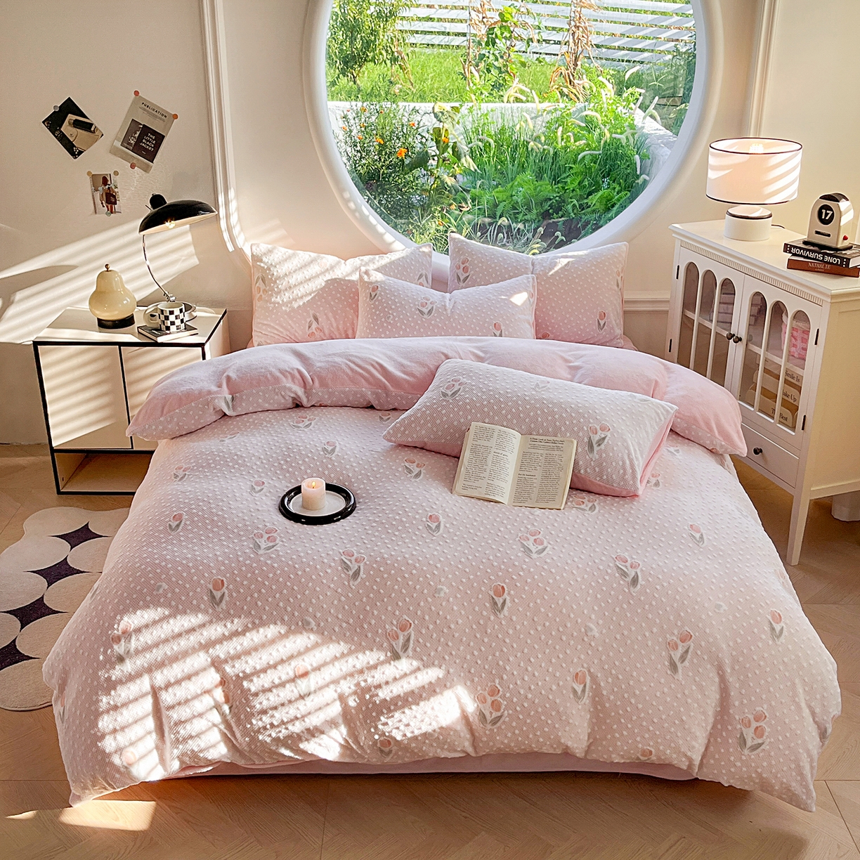 91家纺网 家纺一手货源 找家纺 大境 2025秋冬新款A类230克牛奶绒雕花烂花绒宝宝绒床笠款床单款四件套 郁金香粉