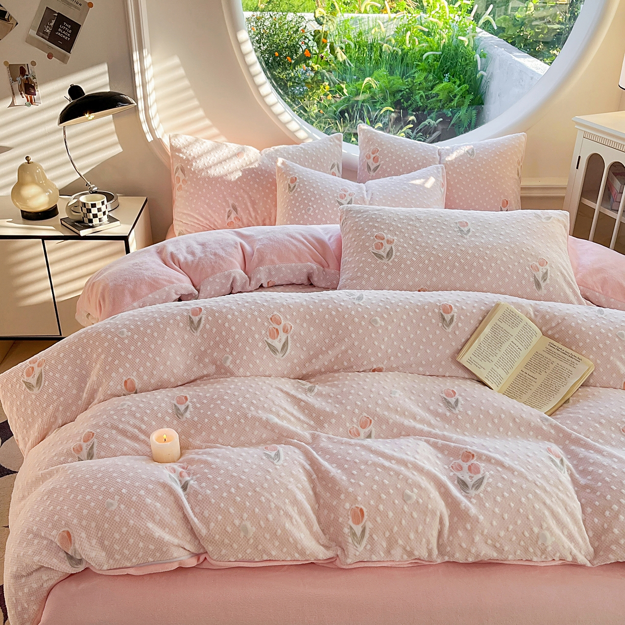 91家纺网 家纺一手货源 找家纺 大境 2025秋冬新款A类230克牛奶绒雕花烂花绒宝宝绒床笠款床单款四件套 郁金香粉