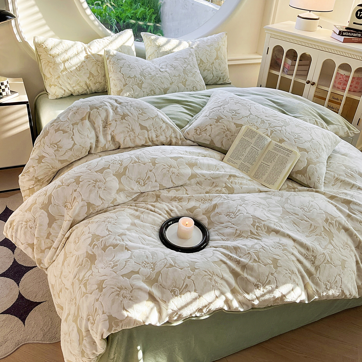 91家纺网 家纺一手货源 找家纺 大境 2025秋冬新款A类230克牛奶绒雕花烂花绒宝宝绒床笠款床单款四件套 浪漫花香 绿