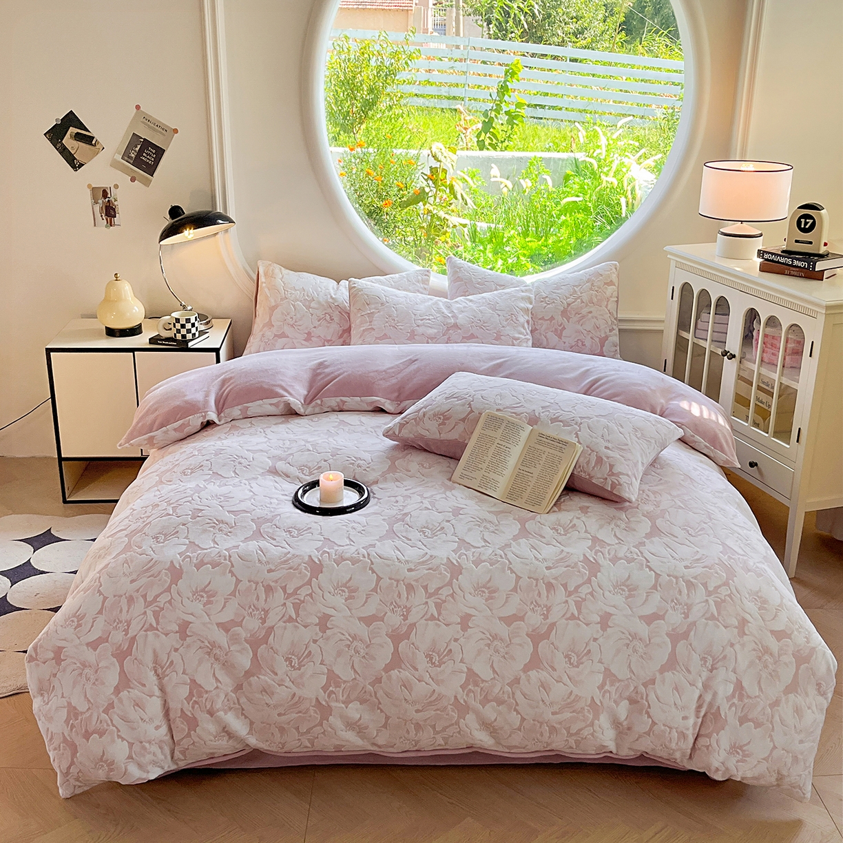 91家纺网 家纺一手货源 找家纺 大境 2025秋冬新款A类230克牛奶绒雕花烂花绒宝宝绒床笠款床单款四件套 浪漫花香 粉