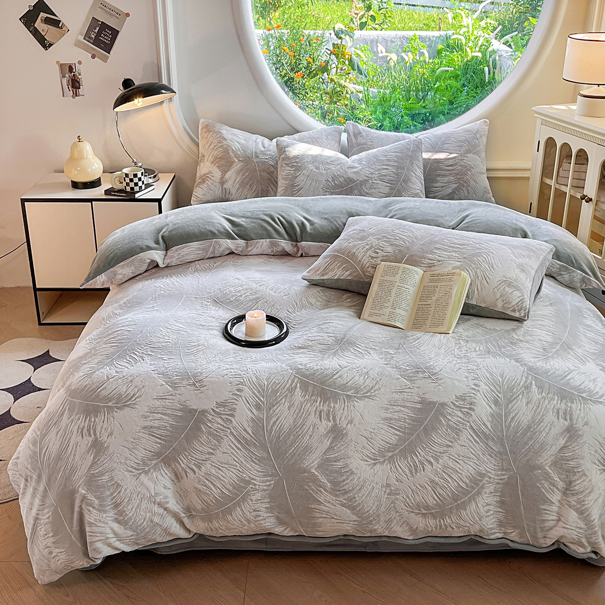 91家纺网 家纺一手货源 找家纺 大境 2025秋冬新款A类230克牛奶绒雕花烂花绒宝宝绒床笠款床单款四件套 月光森林