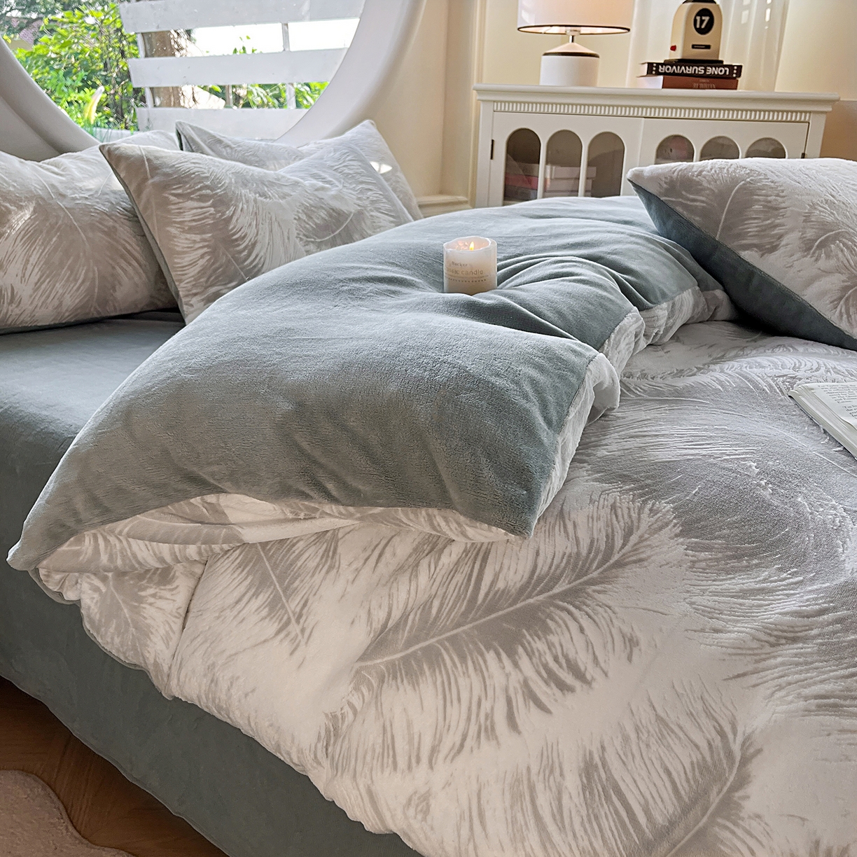 91家纺网 家纺一手货源 找家纺 大境 2025秋冬新款A类230克牛奶绒雕花烂花绒宝宝绒床笠款床单款四件套 月光森林