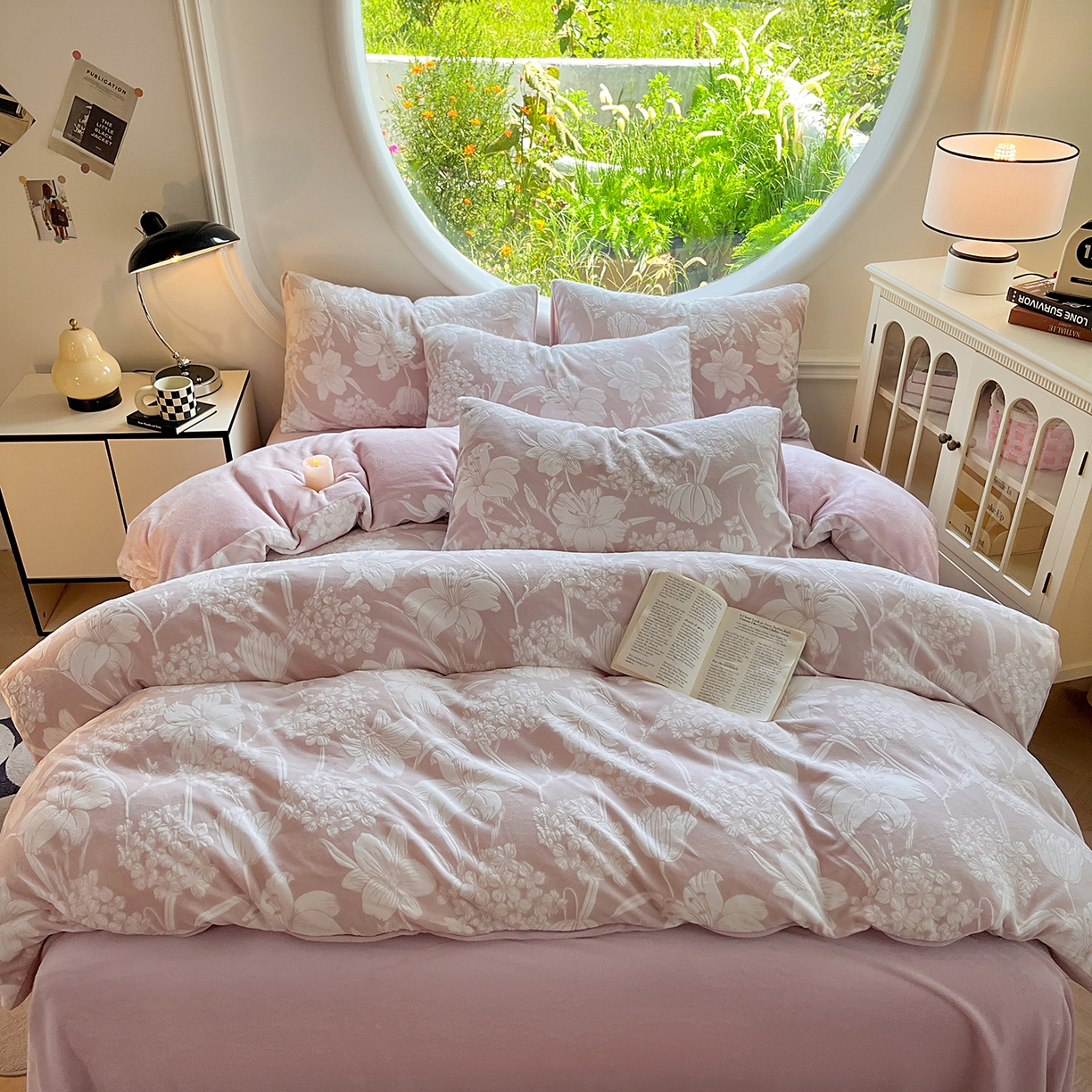 91家纺网 家纺一手货源 找家纺 大境 2025秋冬新款A类230克牛奶绒雕花烂花绒宝宝绒床笠款床单款四件套 花恋