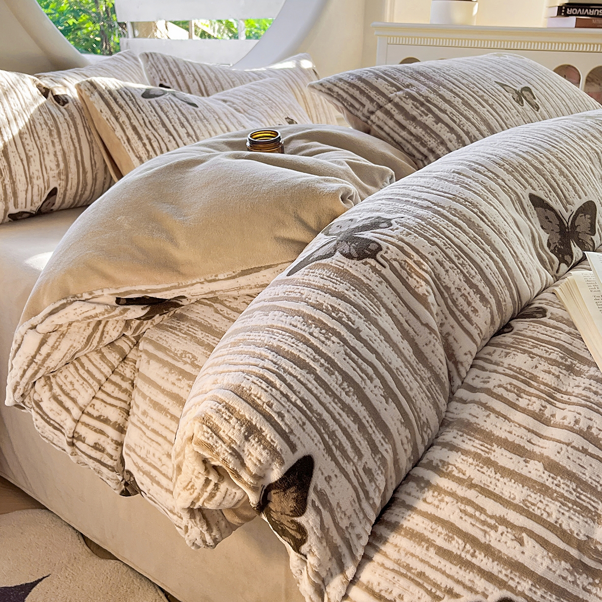 大境 2025秋冬新款A类230克牛奶绒雕花烂花绒宝宝绒床笠款床单款四件套 蝶恋花语