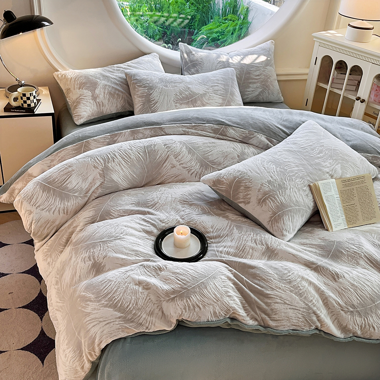 91家纺网 家纺一手货源 找家纺 大境 2025秋冬新款A类230克牛奶绒雕花烂花绒宝宝绒床笠款床单款四件套 月光森林