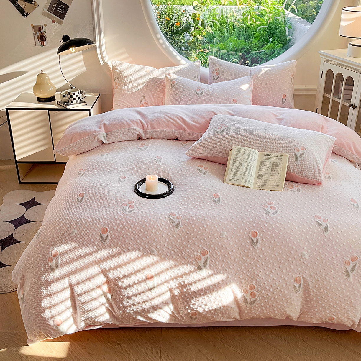 91家纺网 家纺一手货源 找家纺 大境 2025秋冬新款A类230克牛奶绒雕花烂花绒宝宝绒床笠款床单款四件套 郁金香粉