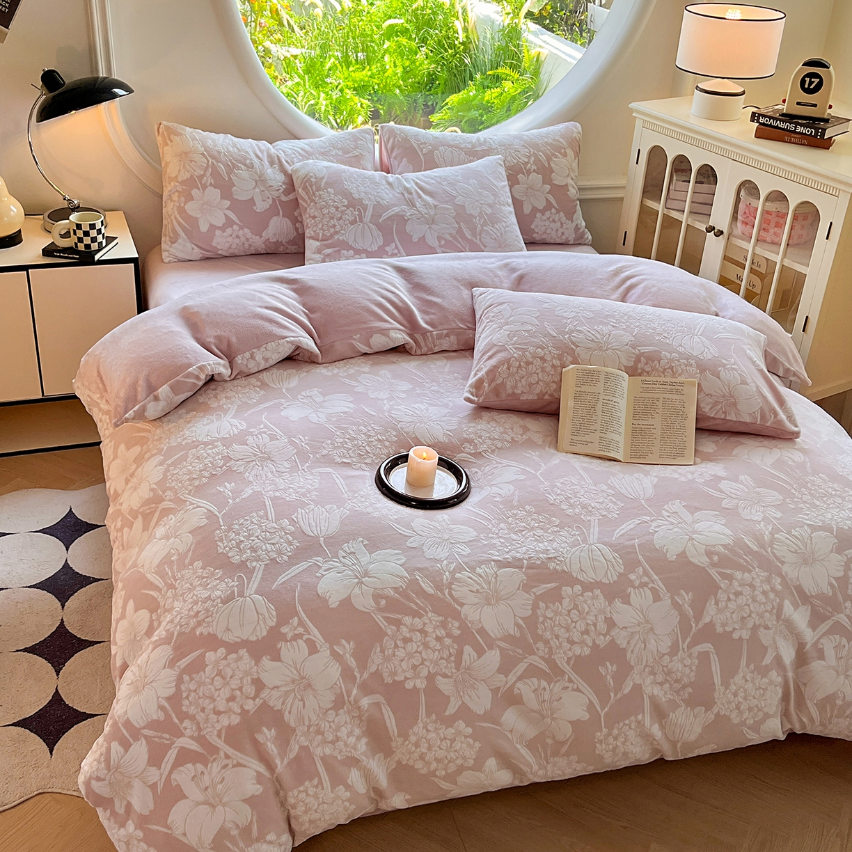 91家纺网 家纺一手货源 找家纺 大境 2025秋冬新款A类230克牛奶绒雕花烂花绒宝宝绒床笠款床单款四件套 花恋