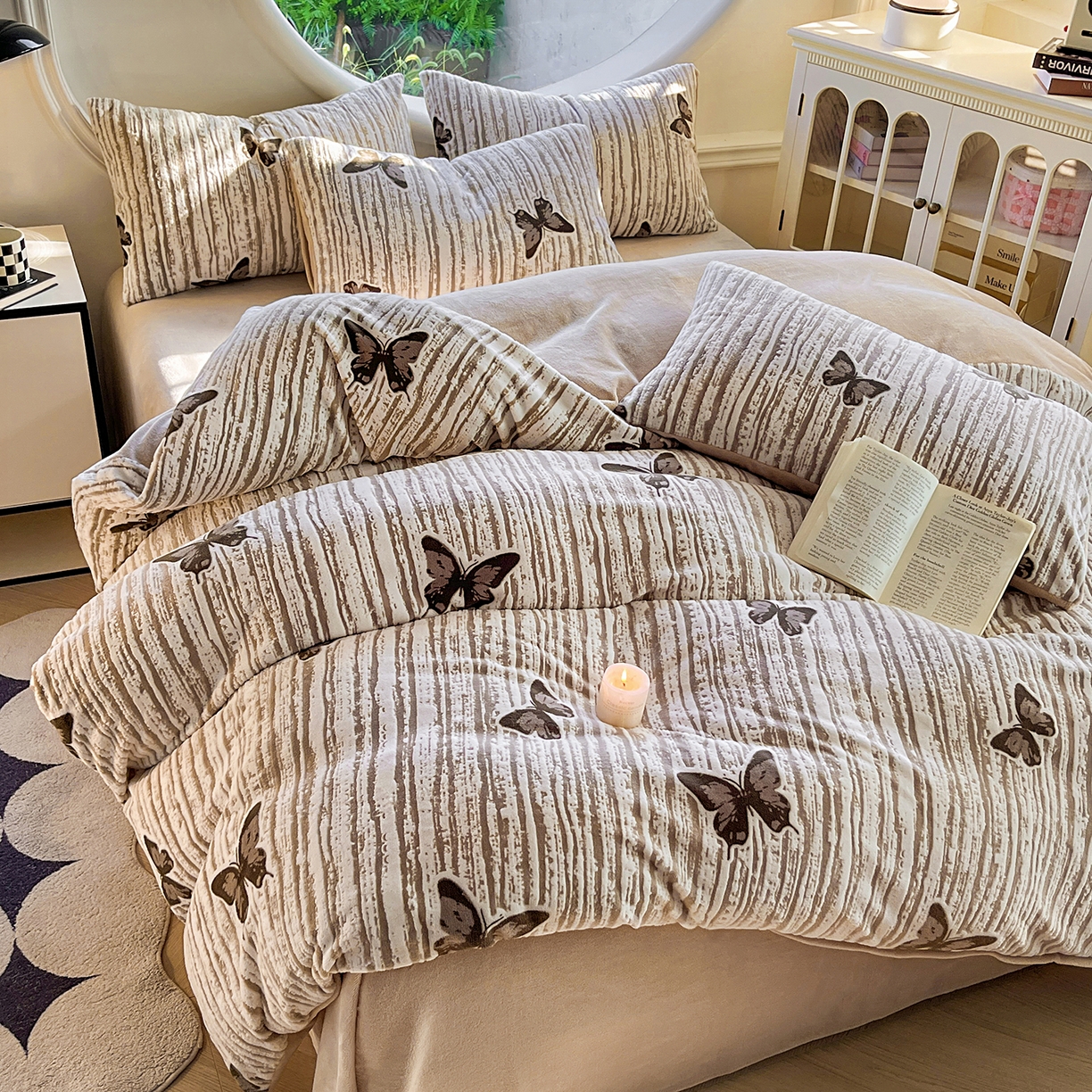 91家纺网 家纺一手货源 找家纺 大境 2025秋冬新款A类230克牛奶绒雕花烂花绒宝宝绒床笠款床单款四件套 蝶恋花语