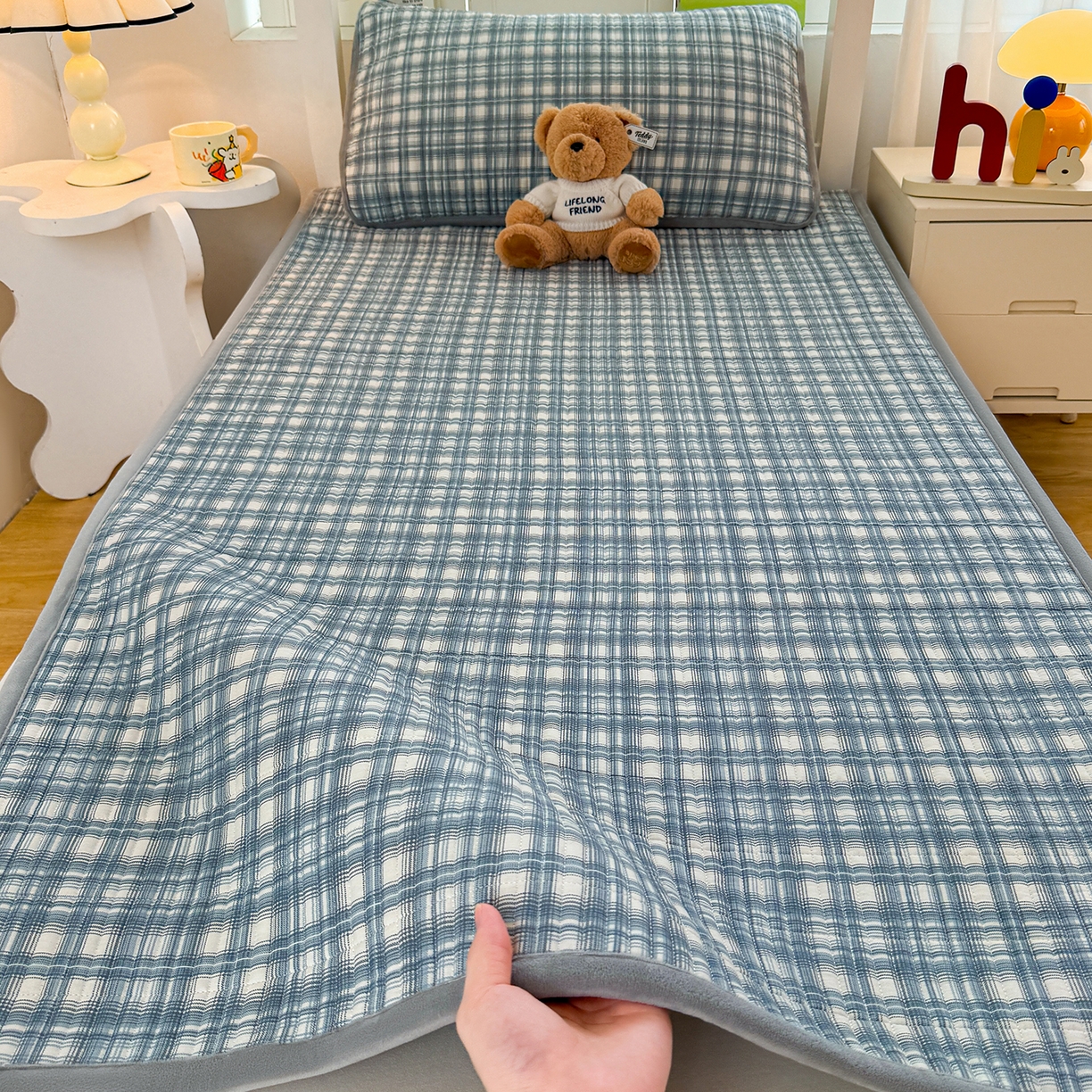 91家纺网 家纺一手货源 找家纺 （总）梵朴 2025新款A类棉加绒一面纯棉一面宝宝婴儿牛奶绒双面可用床盖学生宿舍床垫炕盖-学生床图