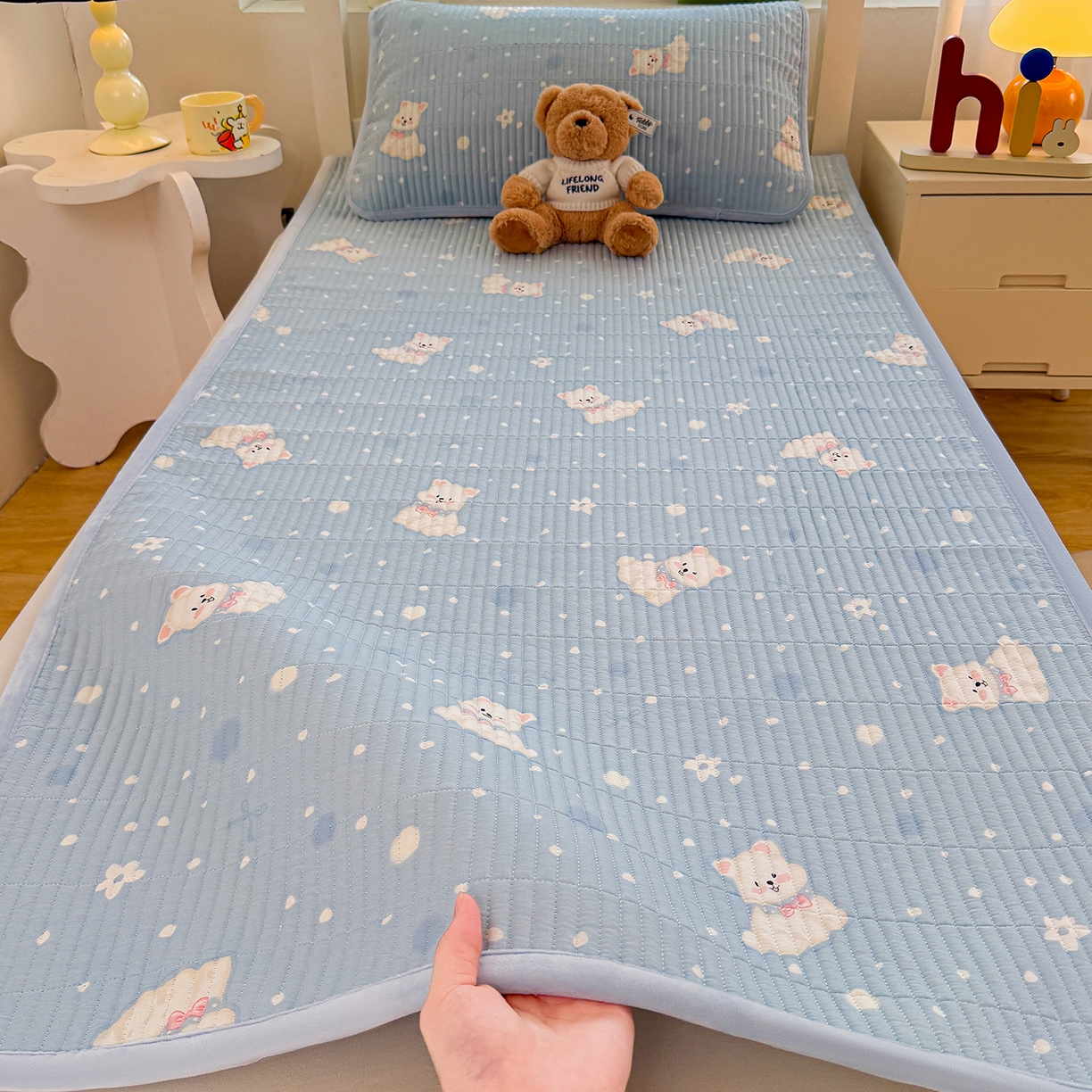 91家纺网 家纺一手货源 找家纺 （总）梵朴 2025新款A类棉加绒一面纯棉一面宝宝婴儿牛奶绒双面可用床盖学生宿舍床垫炕盖-学生床图