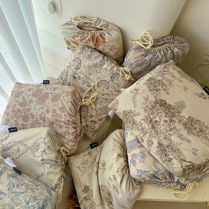 91家纺网 家纺一手货源 找家纺 竹合家纺 2026高克重流苏色织亚麻复古侘寂风小布袋四件套（零售价格不可低于148元） 组合图仅做展示不可下单