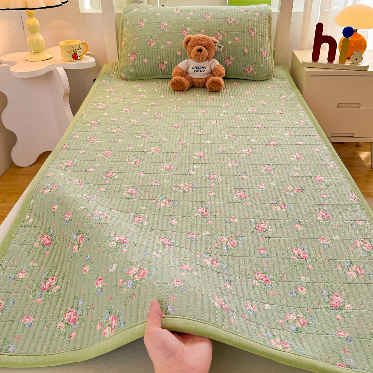 91家纺网 家纺一手货源 找家纺 （总）梵朴 2025新款A类棉加绒一面纯棉一面宝宝婴儿牛奶绒双面可用床盖学生宿舍床垫炕盖-学生床图