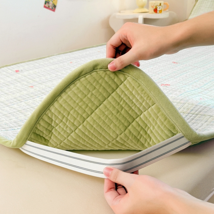 91家纺网 家纺一手货源 找家纺 梵朴 2025新款A类棉加绒一面纯棉一面宝宝婴儿牛奶绒双面可用床盖学生宿舍床垫炕盖-学生床图 薄荷糖樱桃