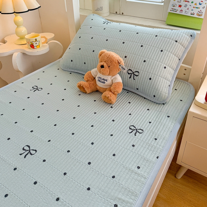 91家纺网 家纺一手货源 找家纺 梵朴 2025新款A类棉加绒一面纯棉一面宝宝婴儿牛奶绒双面可用床盖学生宿舍床垫炕盖-学生床图 波点蝴蝶结