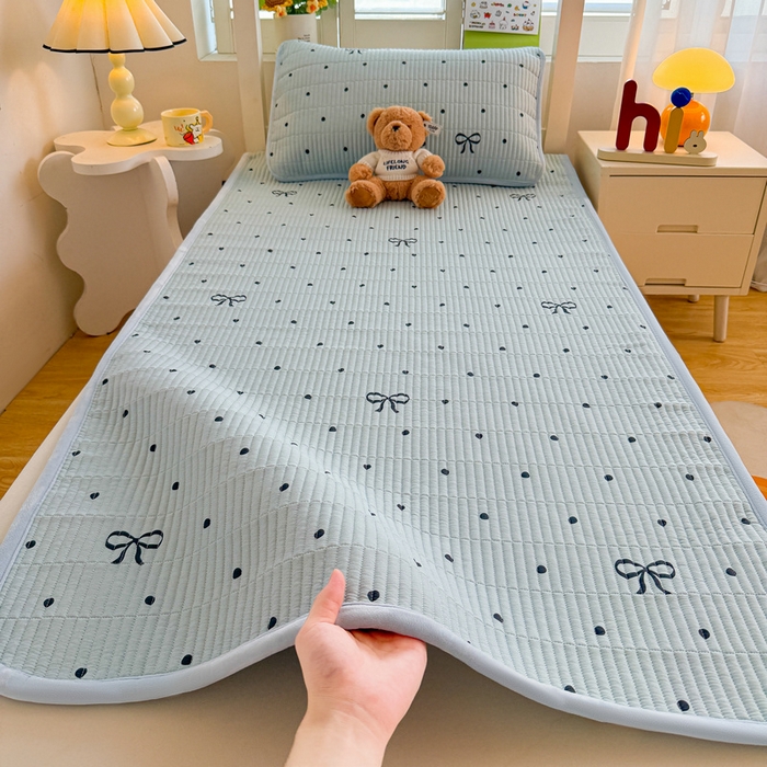 91家纺网 家纺一手货源 找家纺 梵朴 2025新款A类棉加绒一面纯棉一面宝宝婴儿牛奶绒双面可用床盖学生宿舍床垫炕盖-学生床图 波点蝴蝶结