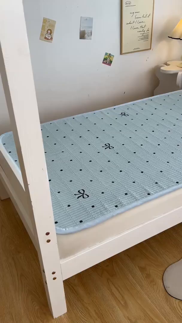 91家纺网 家纺一手货源 找家纺 梵朴 2025新款A类棉加绒一面纯棉一面宝宝婴儿牛奶绒双面可用床盖学生宿舍床垫炕盖-学生床图 波点蝴蝶结