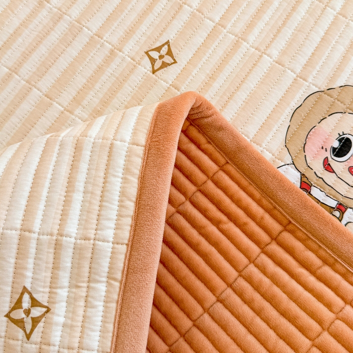 91家纺网 家纺一手货源 找家纺 梵朴 2025新款A类棉加绒一面纯棉一面宝宝婴儿牛奶绒双面可用床盖学生宿舍床垫炕盖-学生床图 潮流玩偶