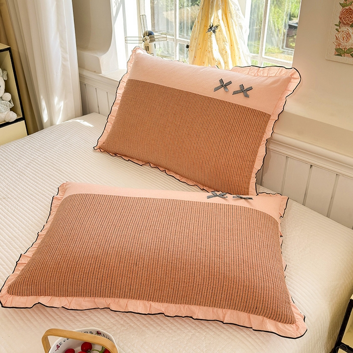 91家纺网 家纺一手货源 找家纺 呦呦南宋 2025提花双层纱纯棉枕套多层结构枕头套超声波夹棉4874一对装拼接单品绣线花边拉链款蝴蝶结款枕套 车缝线