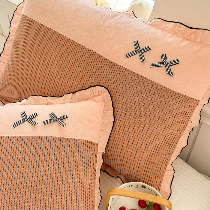 91家纺网 家纺一手货源 找家纺 呦呦南宋 2025提花双层纱纯棉枕套多层结构枕头套超声波夹棉4874一对装拼接单品绣线花边拉链款蝴蝶结款枕套 车缝线