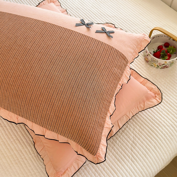 91家纺网 家纺一手货源 找家纺 呦呦南宋 2025提花双层纱纯棉枕套多层结构枕头套超声波夹棉4874一对装拼接单品绣线花边拉链款蝴蝶结款枕套 车缝线