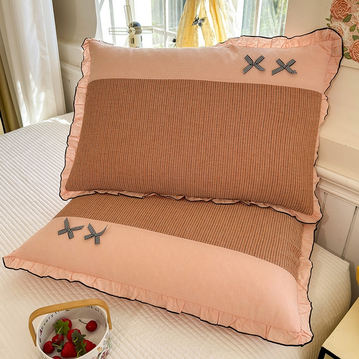 91家纺网 家纺一手货源 找家纺 呦呦南宋 2025提花双层纱纯棉枕套多层结构枕头套超声波夹棉4874一对装拼接单品绣线花边拉链款蝴蝶结款枕套 车缝线