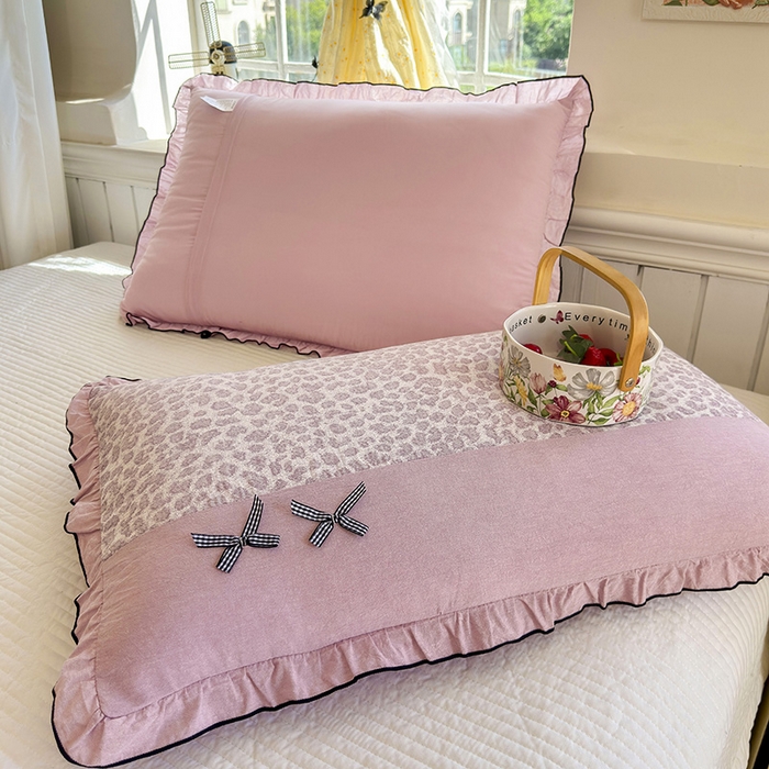 91家纺网 家纺一手货源 找家纺 呦呦南宋 2025提花双层纱纯棉枕套多层结构枕头套超声波夹棉4874一对装拼接单品绣线花边拉链款蝴蝶结款枕套 粉豹纹