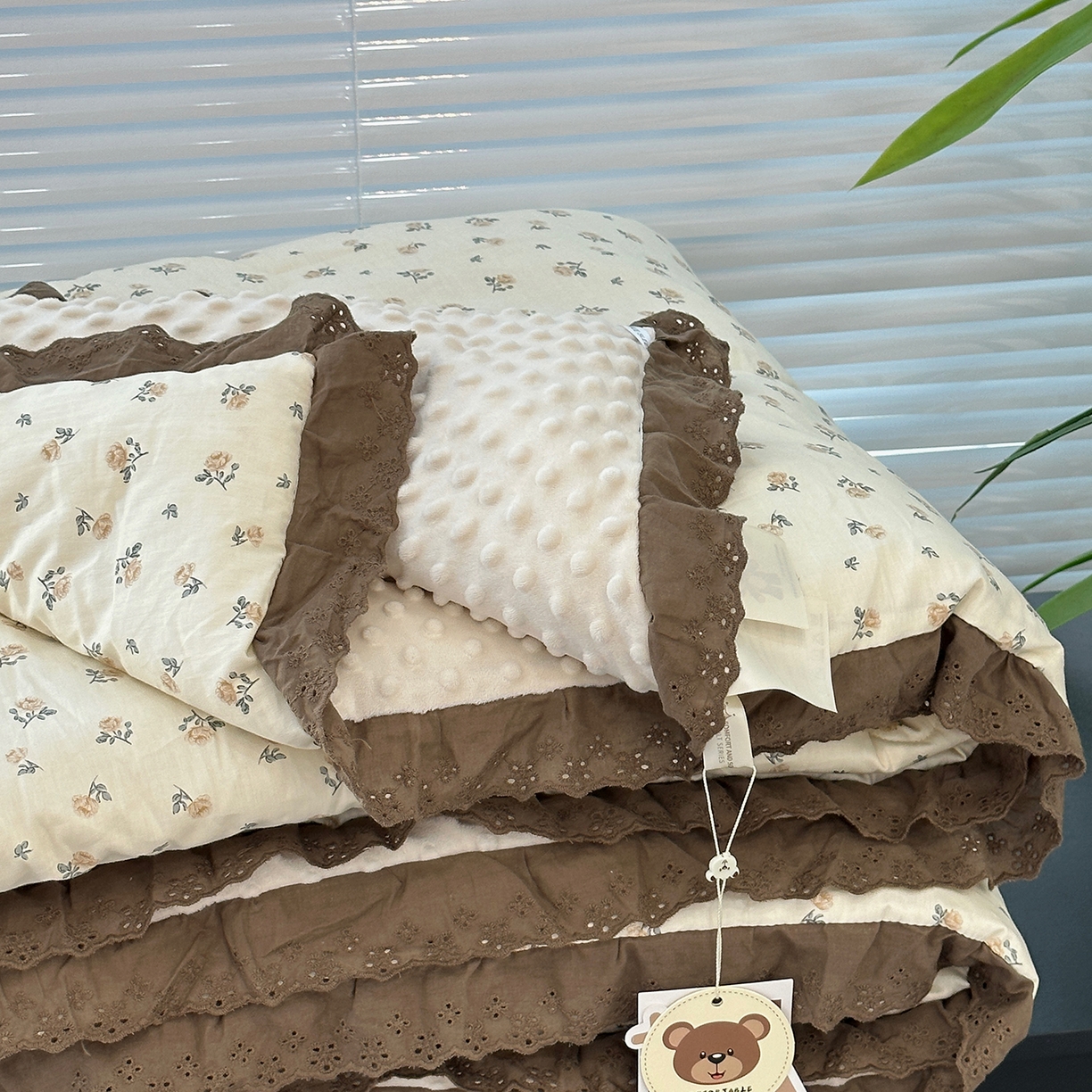 91家纺网 家纺一手货源 找家纺 佰织鑫家居 2025秋冬加厚纯棉全棉法式豆豆被被子被芯 艾莎