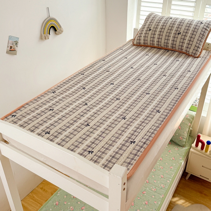 91家纺网 家纺一手货源 找家纺 梵朴 2025新款A类棉加绒一面纯棉一面宝宝婴儿牛奶绒双面可用床盖学生宿舍床垫炕盖-学生床图 花边蝴蝶结