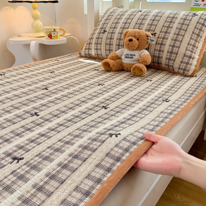 91家纺网 家纺一手货源 找家纺 梵朴 2025新款A类棉加绒一面纯棉一面宝宝婴儿牛奶绒双面可用床盖学生宿舍床垫炕盖-学生床图 花边蝴蝶结