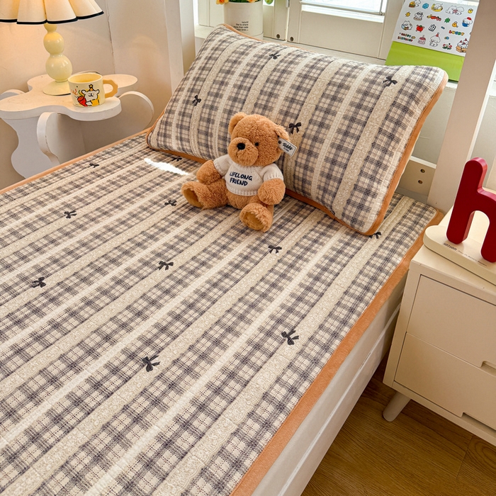 91家纺网 家纺一手货源 找家纺 梵朴 2025新款A类棉加绒一面纯棉一面宝宝婴儿牛奶绒双面可用床盖学生宿舍床垫炕盖-学生床图 花边蝴蝶结