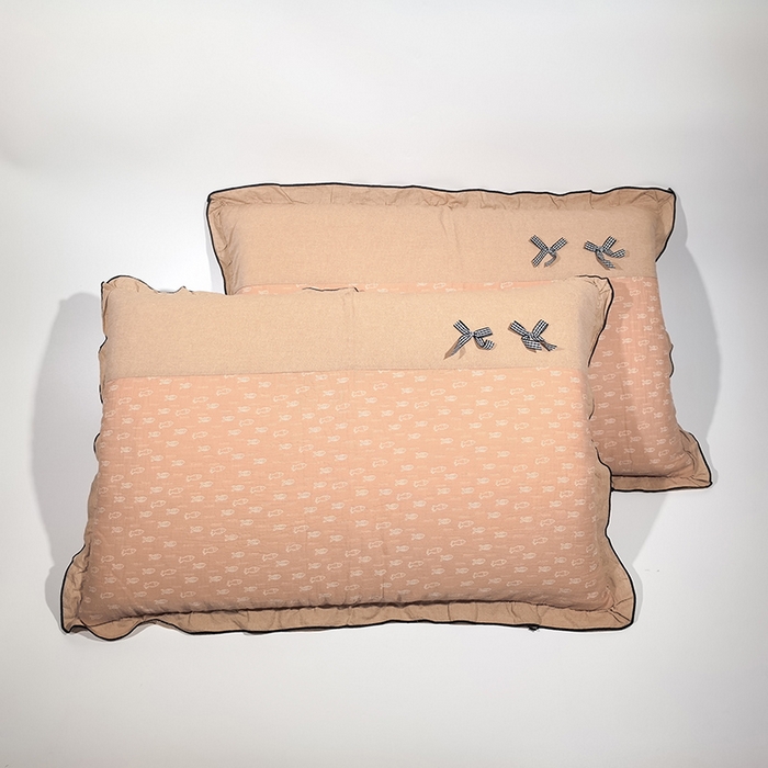 呦呦南宋 2025提花双层纱纯棉枕套多层结构枕头套超声波夹棉4874一对装拼接单品绣线花边拉链款蝴蝶结款枕套 小粉鱼