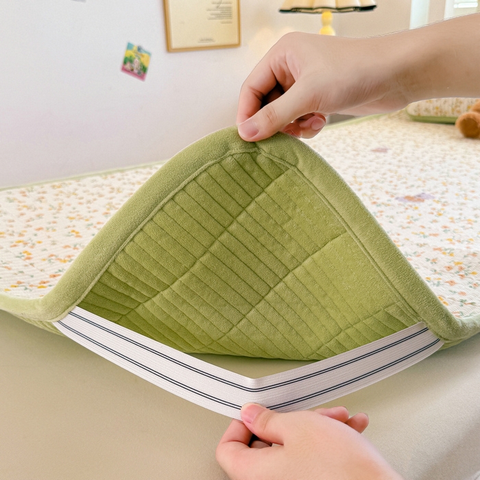 91家纺网 家纺一手货源 找家纺 梵朴 2025新款A类棉加绒一面纯棉一面宝宝婴儿牛奶绒双面可用床盖学生宿舍床垫炕盖-学生床图 花园好友熊