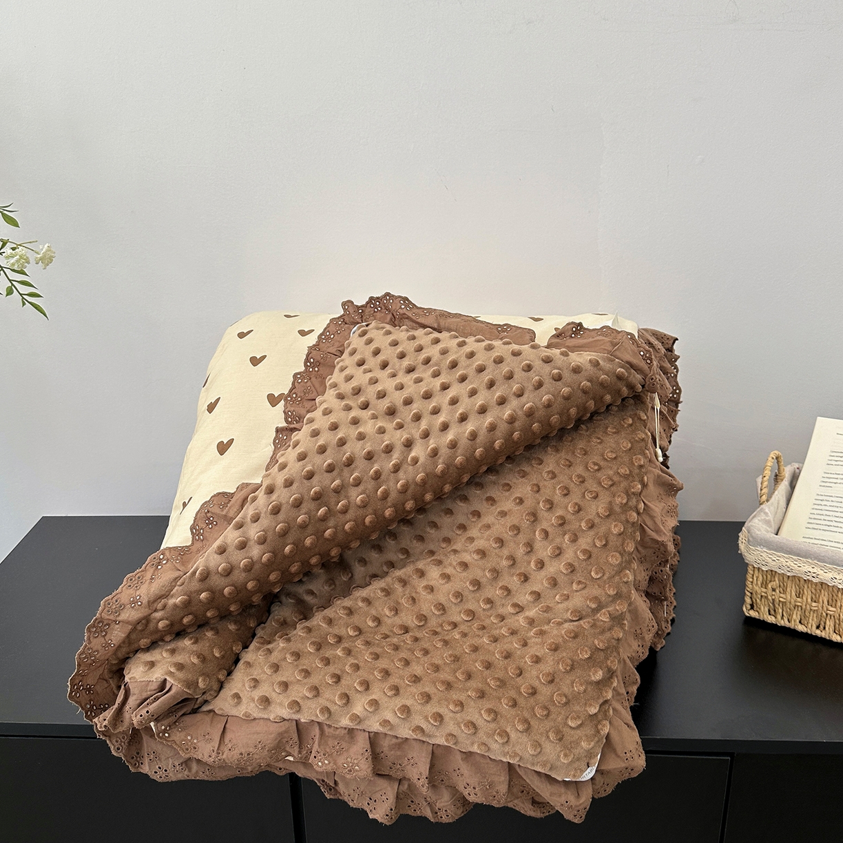 91家纺网 家纺一手货源 找家纺 佰织鑫家居 2025秋冬加厚纯棉全棉法式豆豆被被子被芯 爱心咖