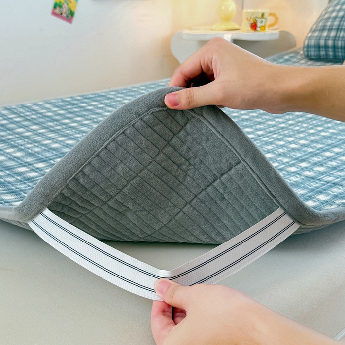 91家纺网 家纺一手货源 找家纺 梵朴 2025新款A类棉加绒一面纯棉一面宝宝婴儿牛奶绒双面可用床盖学生宿舍床垫炕盖-学生床图 可可蓝格