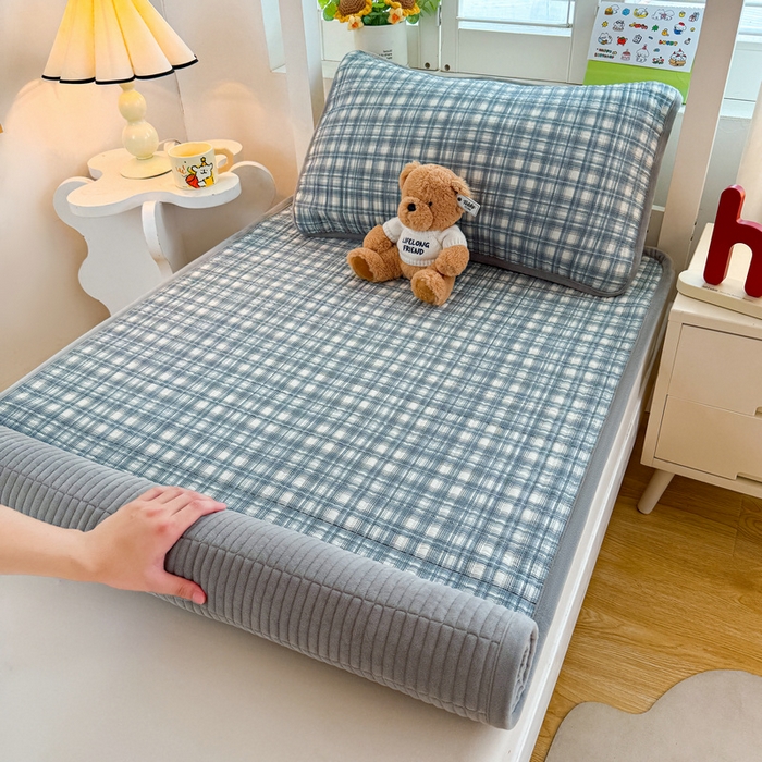 91家纺网 家纺一手货源 找家纺 梵朴 2025新款A类棉加绒一面纯棉一面宝宝婴儿牛奶绒双面可用床盖学生宿舍床垫炕盖-学生床图 可可蓝格