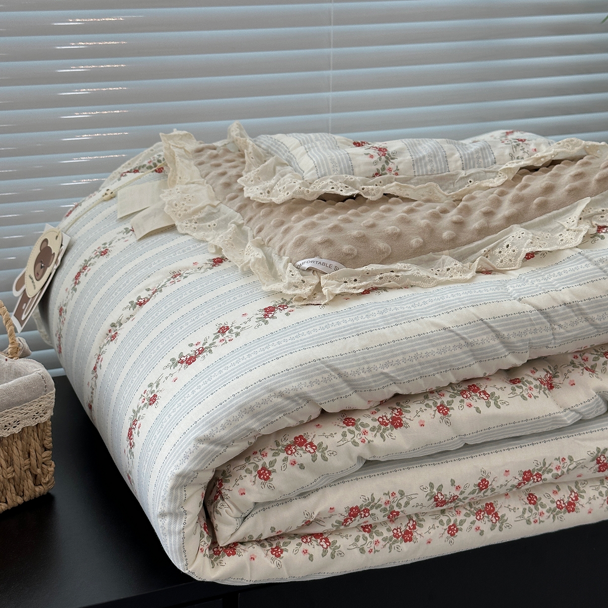 91家纺网 家纺一手货源 找家纺 佰织鑫家居 2025秋冬加厚纯棉全棉法式豆豆被被子被芯 白兰地