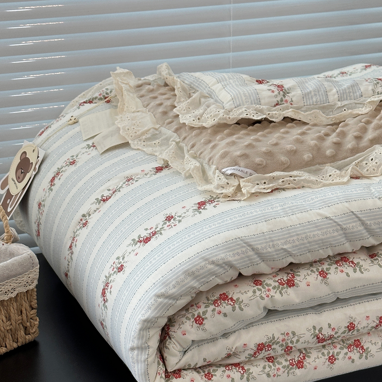 91家纺网 家纺一手货源 找家纺 佰织鑫家居 2025秋冬加厚纯棉全棉法式豆豆被被子被芯 白兰地