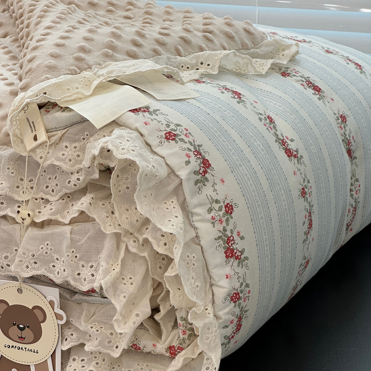 91家纺网 家纺一手货源 找家纺 佰织鑫家居 2025秋冬加厚纯棉全棉法式豆豆被被子被芯 白兰地