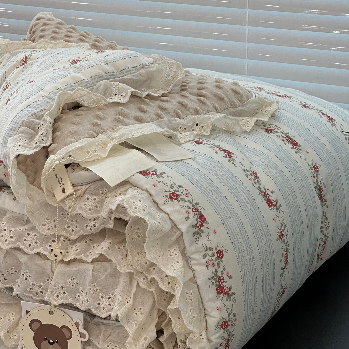 91家纺网 家纺一手货源 找家纺 佰织鑫家居 2025秋冬加厚纯棉全棉法式豆豆被被子被芯 白兰地