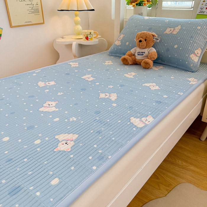 91家纺网 家纺一手货源 找家纺 梵朴 2025新款A类棉加绒一面纯棉一面宝宝婴儿牛奶绒双面可用床盖学生宿舍床垫炕盖-学生床图 蓝色泡芙狗