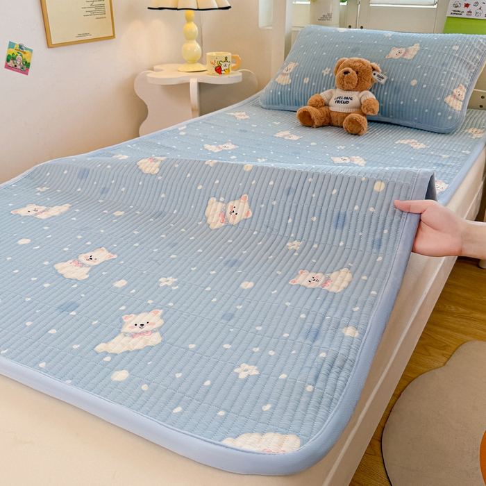 91家纺网 家纺一手货源 找家纺 梵朴 2025新款A类棉加绒一面纯棉一面宝宝婴儿牛奶绒双面可用床盖学生宿舍床垫炕盖-学生床图 蓝色泡芙狗