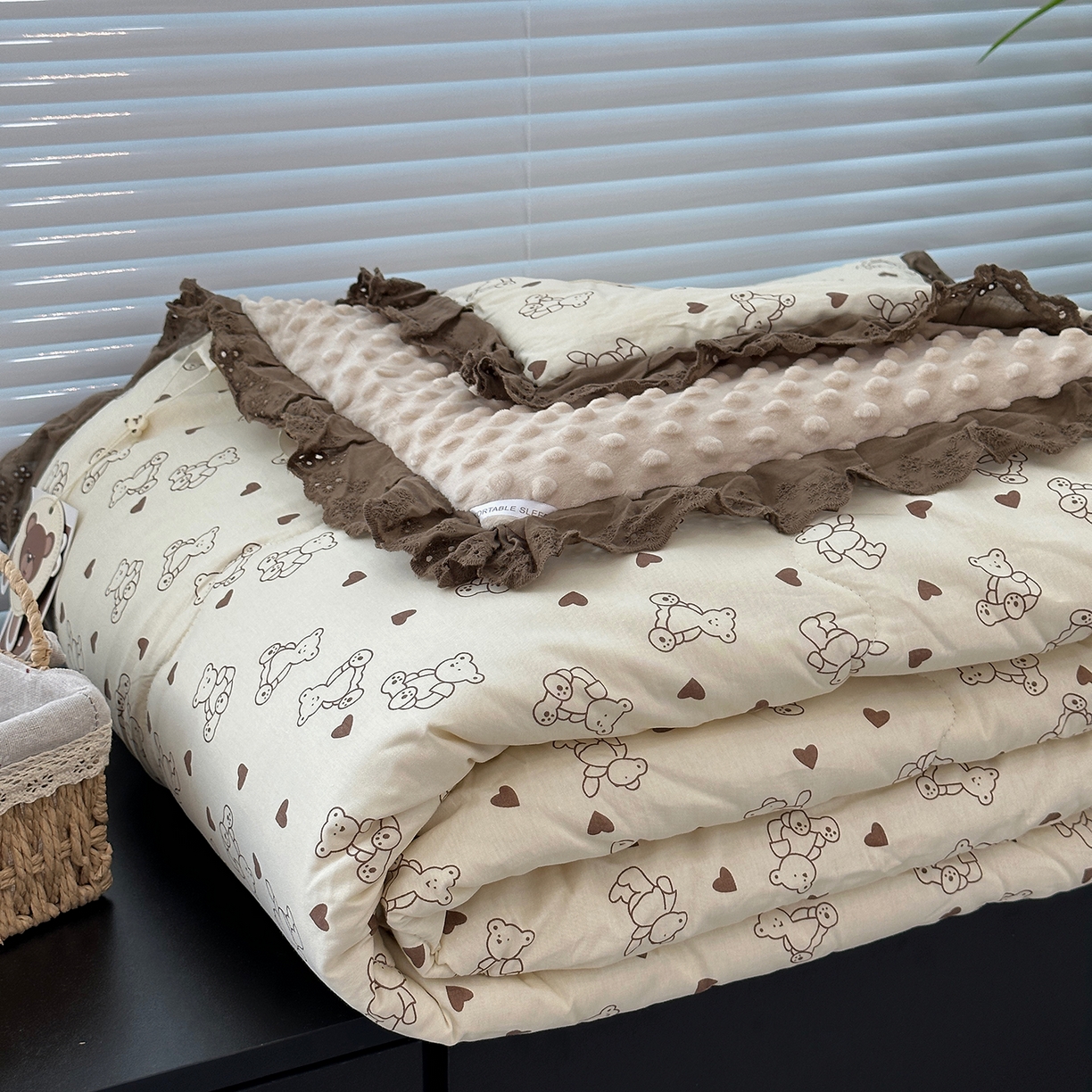 91家纺网 家纺一手货源 找家纺 佰织鑫家居 2025秋冬加厚纯棉全棉法式豆豆被被子被芯 贝贝熊