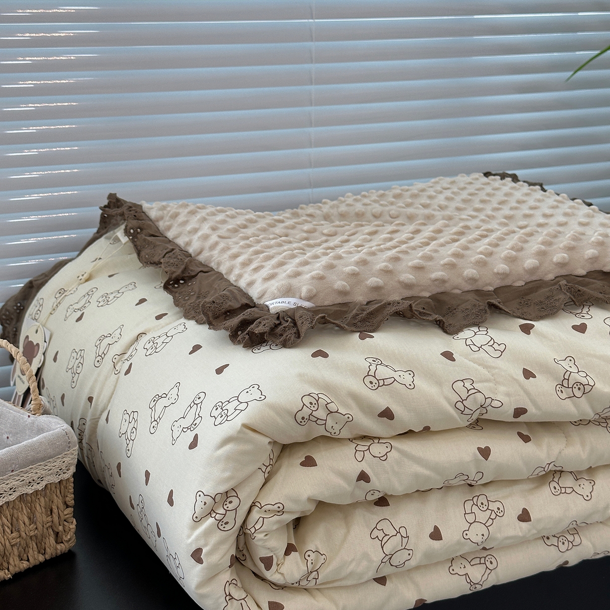 91家纺网 家纺一手货源 找家纺 佰织鑫家居 2025秋冬加厚纯棉全棉法式豆豆被被子被芯 贝贝熊