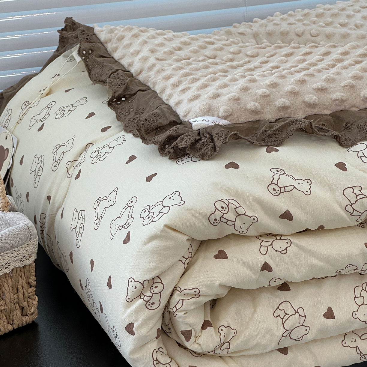 91家纺网 家纺一手货源 找家纺 佰织鑫家居 2025秋冬加厚纯棉全棉法式豆豆被被子被芯 贝贝熊