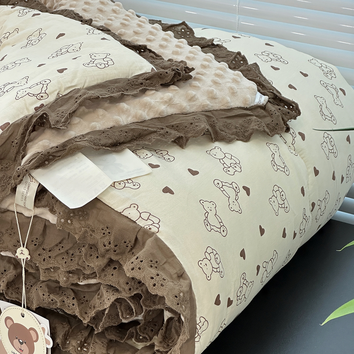 91家纺网 家纺一手货源 找家纺 佰织鑫家居 2025秋冬加厚纯棉全棉法式豆豆被被子被芯 贝贝熊